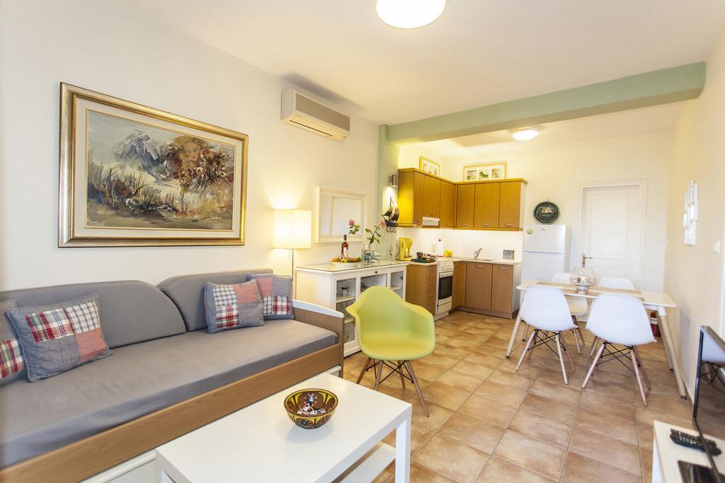 Apartment In Villa Rosebud Никиана Экстерьер фото