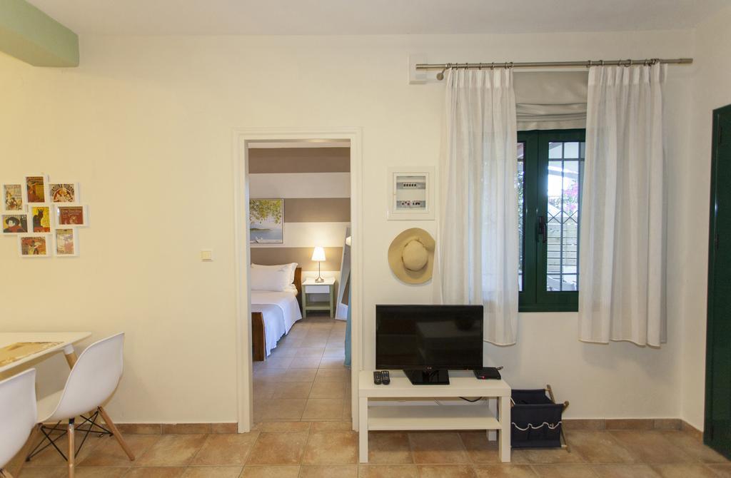 Apartment In Villa Rosebud Никиана Экстерьер фото