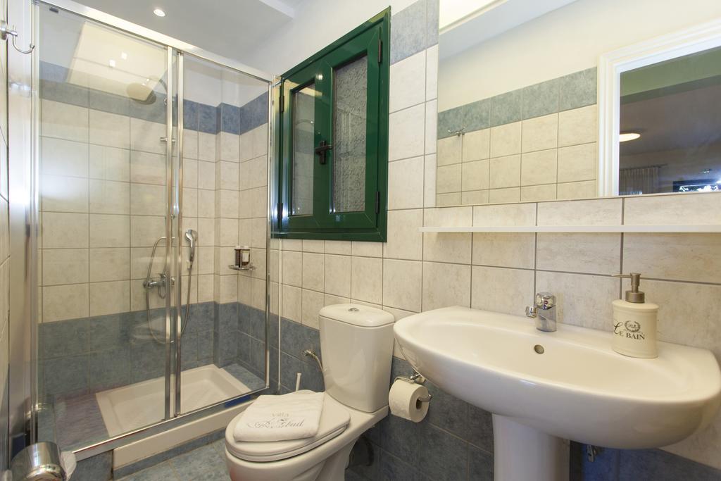 Apartment In Villa Rosebud Никиана Экстерьер фото