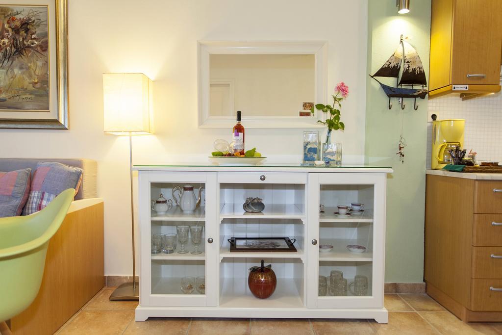 Apartment In Villa Rosebud Никиана Экстерьер фото