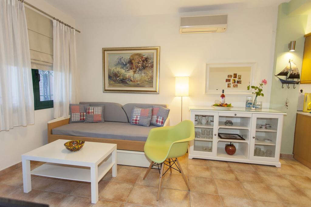 Apartment In Villa Rosebud Никиана Экстерьер фото